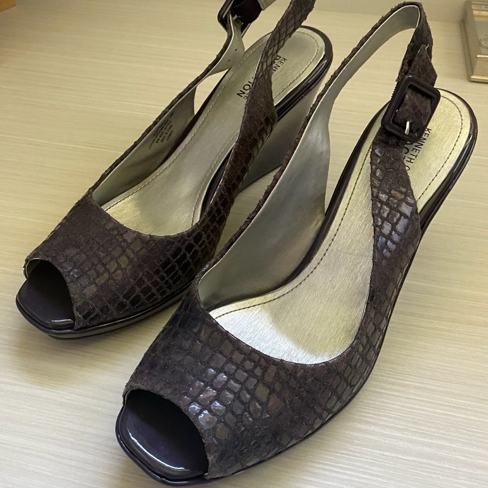 Kenneth Cole Reaction purple snakeskin shoes